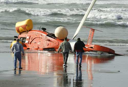 Two die, helicopter crashes into the water in boat rescue